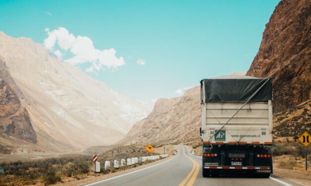 La importancia del manejo defensivo para el sector logístico
